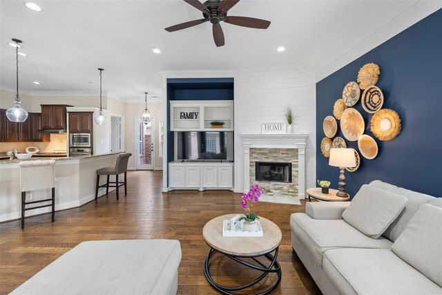 34 Danby Pl, Tomball, TX 77375