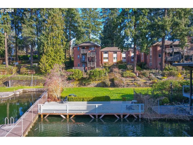 238 Ridgeway Rd #16C, Lake Oswego, OR 97034