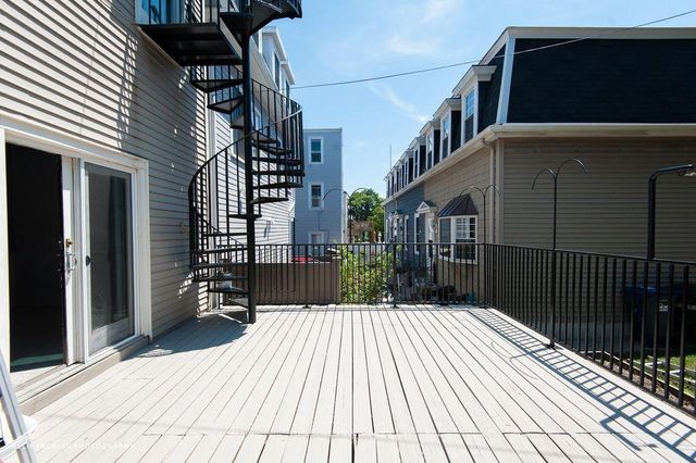 527 E  4th St #1, Boston, MA 02127