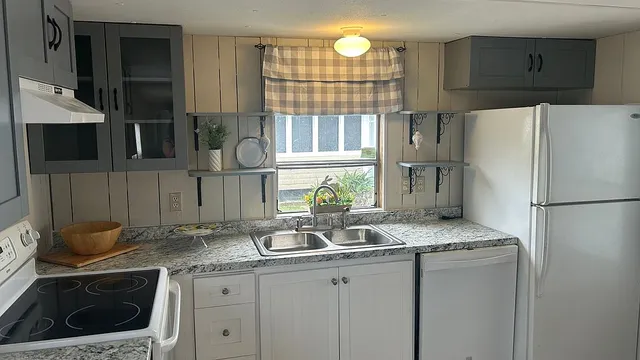 2455 N  Tropical Trl #20, Merritt Island, FL 32953
