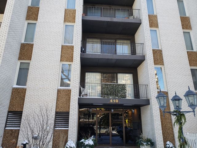 410 Ashland Ave #5D, River Forest, IL 60305
