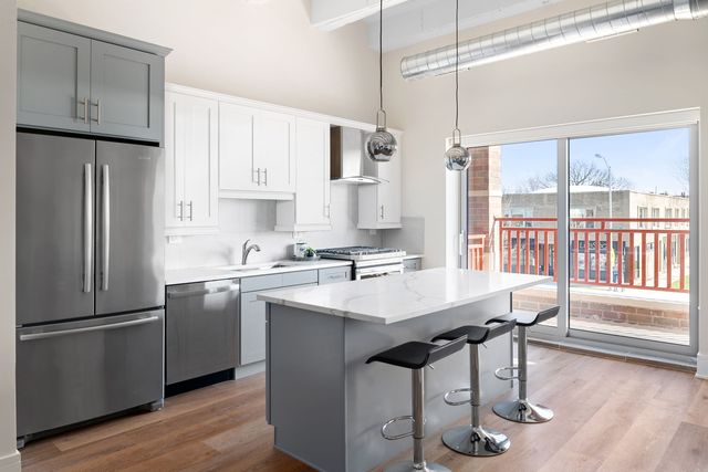 6700 W  North Ave #2B-2Ba-1275Sqft, Elmwood Park, IL 60707