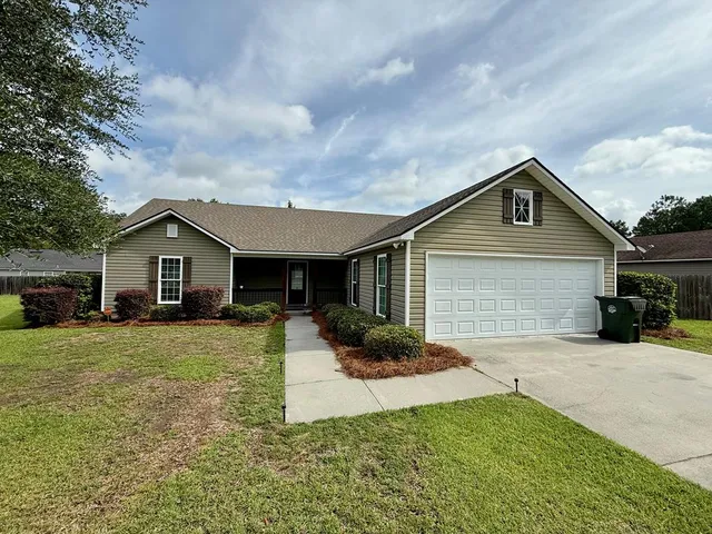401 Spanish Moss Ln, Adel, GA 31620