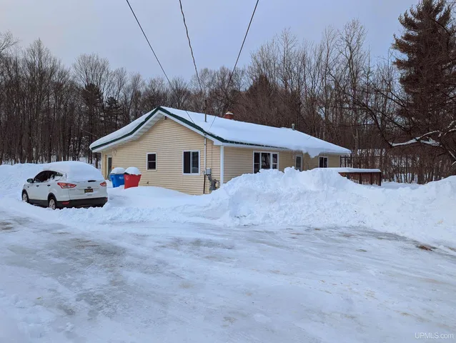 39 County Road 510 Rd, Negaunee, MI 49866
