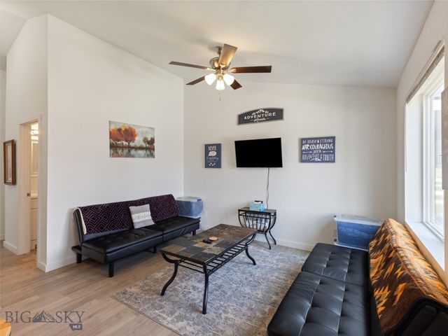 407 Brookline St #B, Livingston, MT 59047