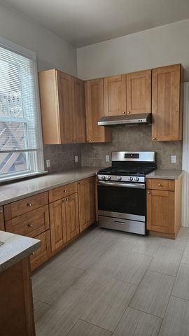 91-91 Water St, San Francisco, CA 94133