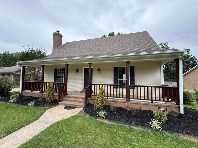 415 Chesapeake Dr, Searcy, AR 72143