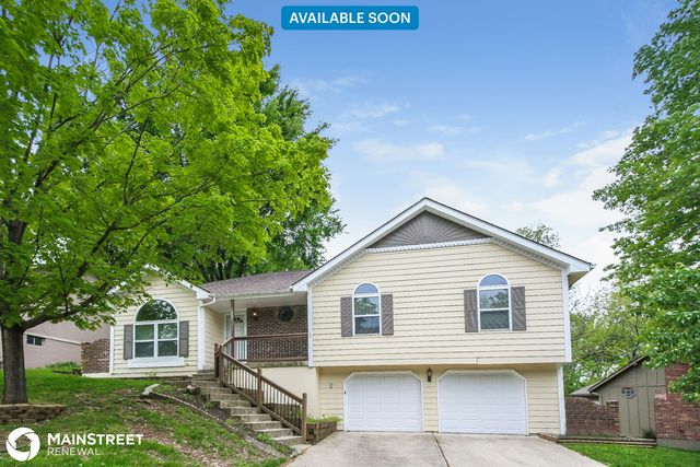 1207 SW 24th St, Blue Springs, MO 64015