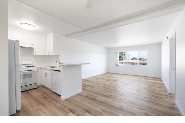5257 Willowcrest Ave, North Hollywood, CA 91601