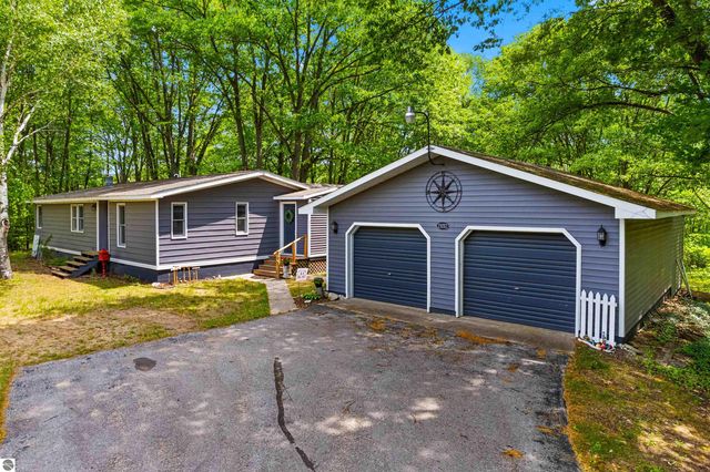 2692 Kettle Lake Rd NE, Kalkaska, MI 49646