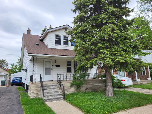 1458 Cicotte Ave, Lincoln Park, MI 48146
