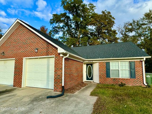 2702 Bluff View Dr #B, Greenville, NC 27834