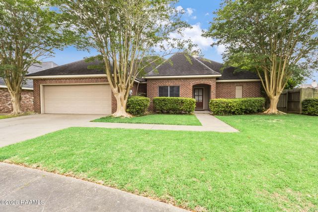 102 Doncaster Cir, Youngsville, LA 70592