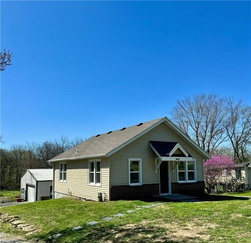 4018 Pickett Rd, Saint Joseph, MO 64503