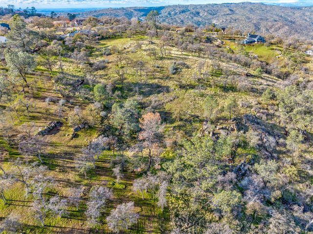 1392 Lilley Mountain Dr, Coarsegold, CA 93614