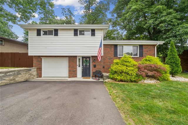 1131 Brookside Dr, Greensburg, PA 15601