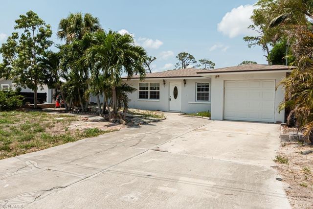 4646 Amherst Ct, Fort Myers, FL 33907