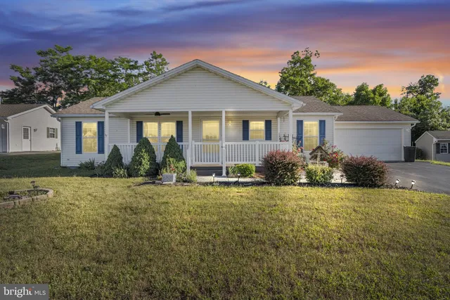 16 Orchard Ave, Carlisle, PA 17015