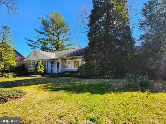 1314 Parkside Dr S, Wyomissing, PA 19610