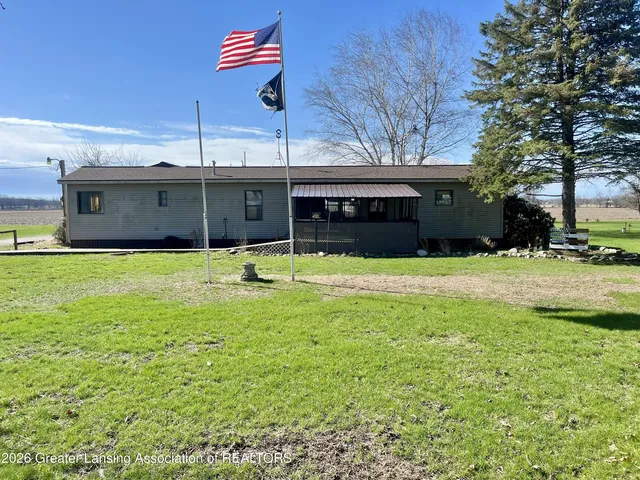 7394 Reeder Rd, Lyons, MI 48851