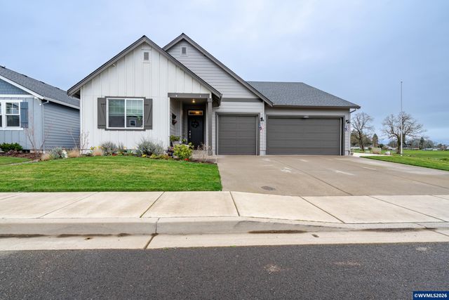 2400 W  15th Ave, Junction City, OR 97448