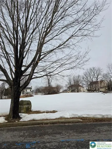 1168 Dewalt Dr, Easton, PA 18040