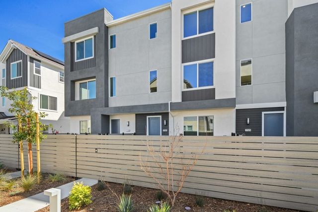 27331 Bear Creek Ln, Valencia, CA 91381