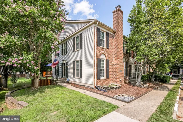 6556 Bermuda Green Ct, Alexandria, VA 22312