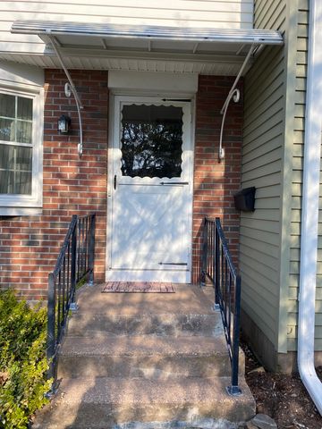 38 Gayfeather Ln, Glastonbury, CT 06033