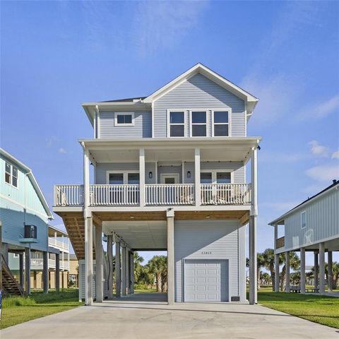 22815 Cuadro St, Galveston, TX 77554