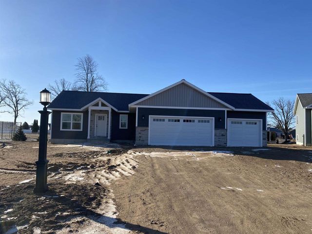 753 Red Sunset Court, Plover, WI 54467