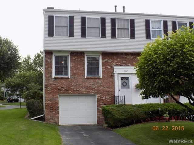 1360 Independence Dr, Derby, NY 14047