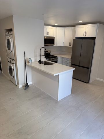4750 Cereza St #A4, San Diego, CA 92102