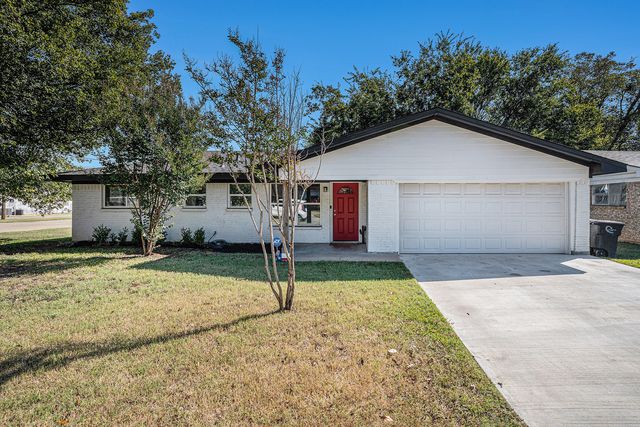 807 Poindexter Ave, Cleburne, TX 76033