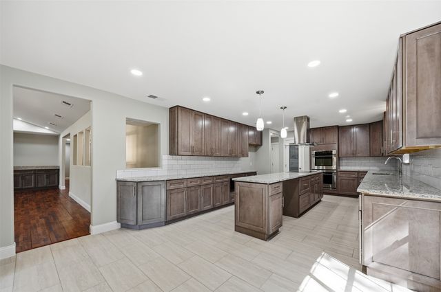 205 Yacht Club Dr, Rockwall, TX 75032