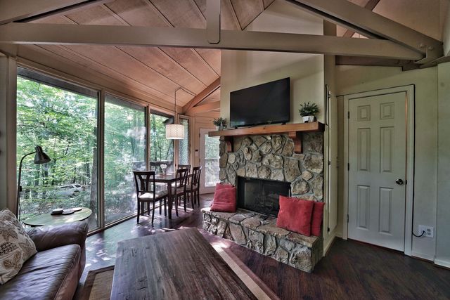 64 TREETOPPER CIR, Big Canoe, GA 30143