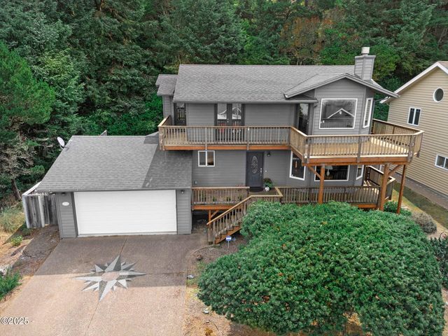 2405 NW Parker Ave, Waldport, OR 97394
