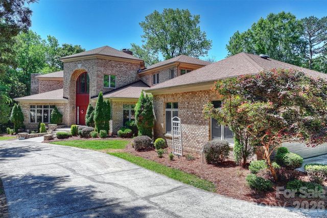 3301 Providence Plantation Ln, Charlotte, NC 28270