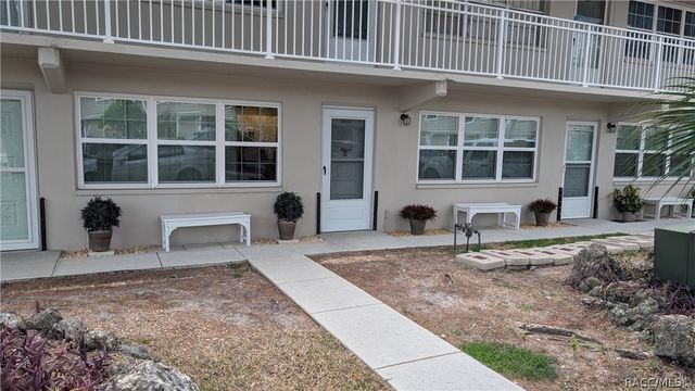 41 Beach Ln, Crystal River, FL 34429