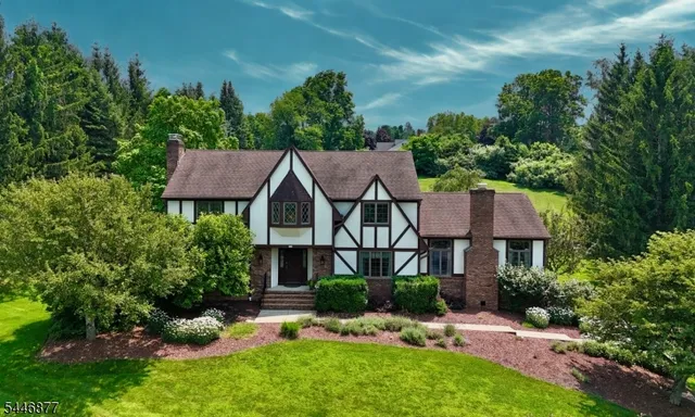 34 Deire Dr, Sparta, NJ 07871