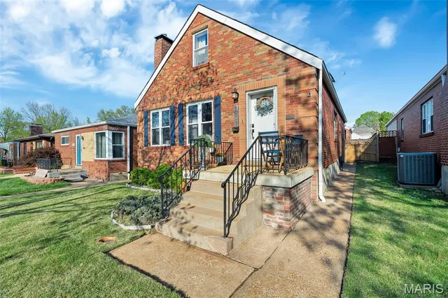 3436 Tedmar Ave, Saint Louis, MO 63139
