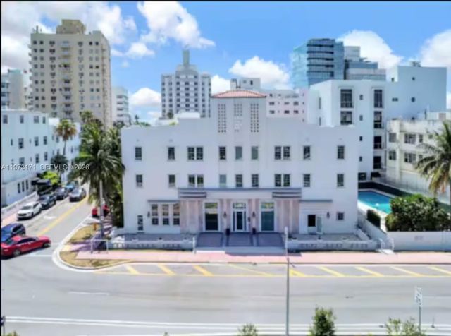 3025 Indian Creek Dr #101, Miami Beach, FL 33140