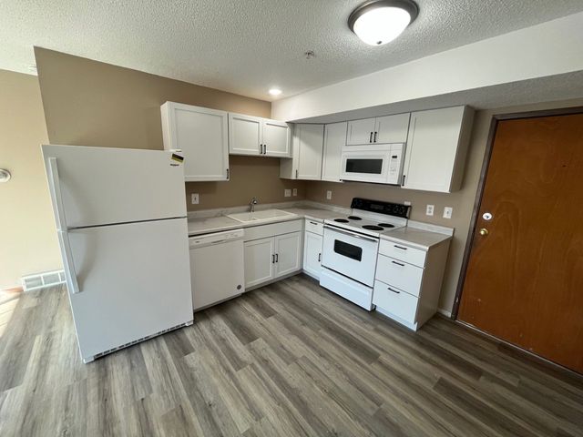 219 E  Harrison St #1, Iowa City, IA 52240