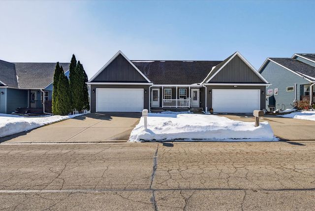 645 Garfield Ave, Evansville, WI 53536