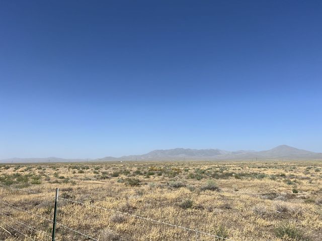 2 4th St, Crescent Valley, NV 89821