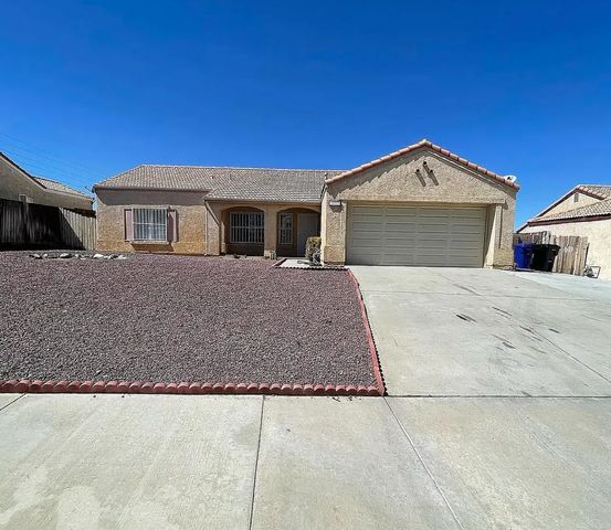 12332 Softwind Dr, Victorville, CA 92395