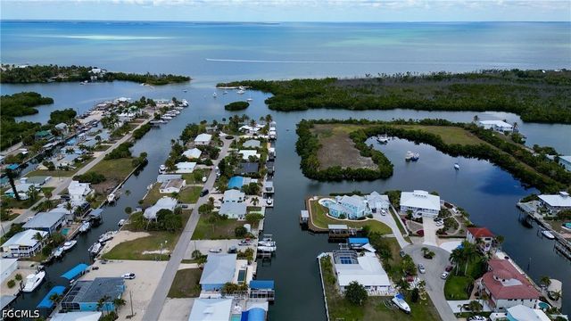 16057 Bowline St, Bokeelia, FL 33922
