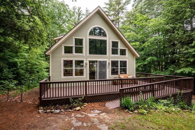 10 Dudley Drive, Middleton, NH 03887