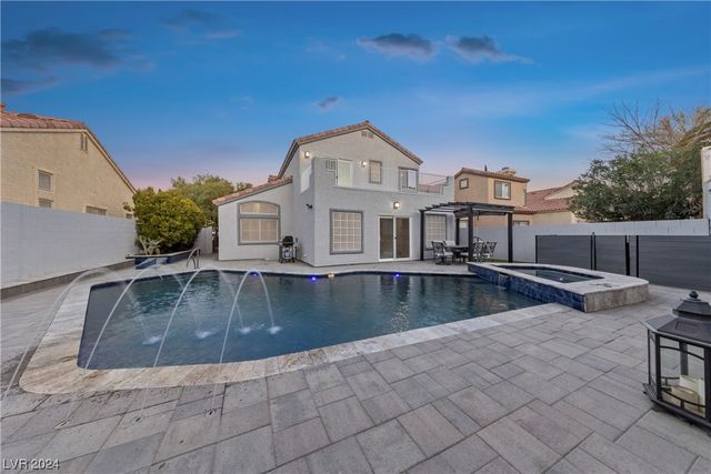 1405 Country Hollow Dr, Las Vegas, NV 89117