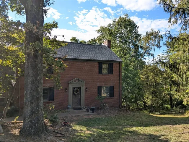 220 Guyasuta Rd, Pittsburgh, PA 15215